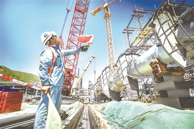 燕山石化油品升级改造项目进入大件吊装阶段